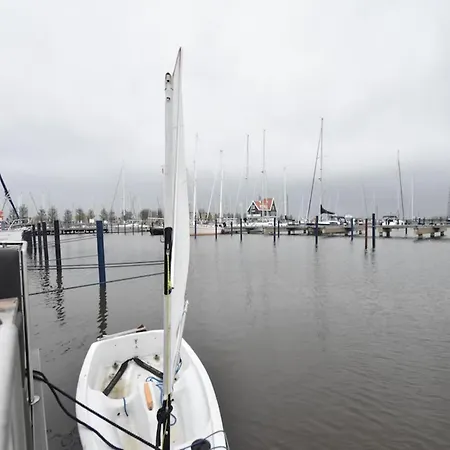 Boot Zonder Naam * Volendam